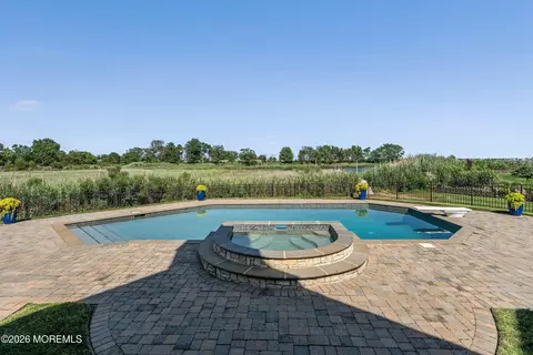 Exterior - 7 Harbor Dr, Rumson, NJ 07760 photo 8 of 9
