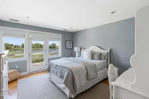 Bedroom - 7 Harbor Dr, Rumson, NJ 07760 photo 4 of 8