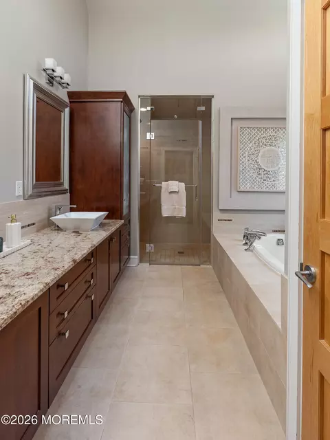 Bath - 7 Harbor Dr, Rumson, NJ 07760 photo 7 of 9