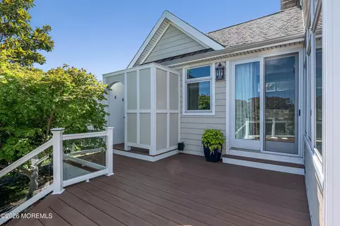 Exterior - 7 Harbor Dr, Rumson, NJ 07760 photo 5 of 9