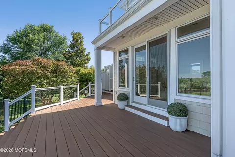 Exterior - 7 Harbor Dr, Rumson, NJ 07760 photo 4 of 9