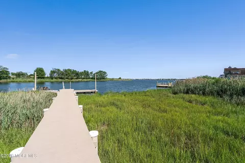 View/Area - 7 Harbor Dr, Rumson, NJ 07760 photo 4 of 13