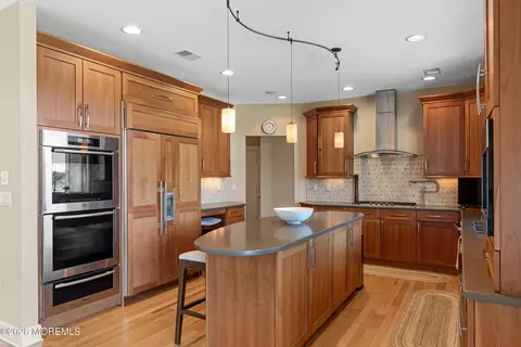 Kitchen - 7 Harbor Dr, Rumson, NJ 07760 photo 1 of 4
