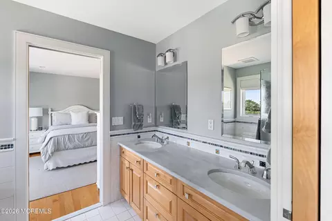 Bath - 7 Harbor Dr, Rumson, NJ 07760 photo 8 of 9