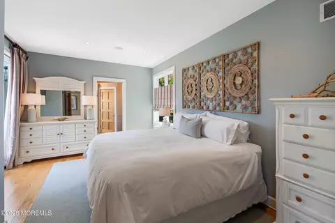 Bedroom - 7 Harbor Dr, Rumson, NJ 07760 photo 1 of 8