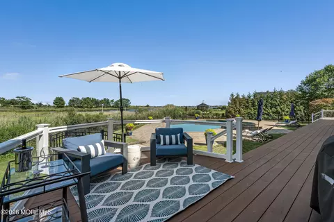 Exterior - 7 Harbor Dr, Rumson, NJ 07760 photo 2 of 9