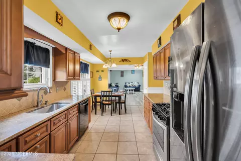 Kitchen - 3 Hedgewood Rd, Howell, NJ 07731 photo 2 of 4