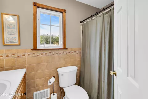 Bath - 3 Hedgewood Rd, Howell, NJ 07731 photo 5 of 6
