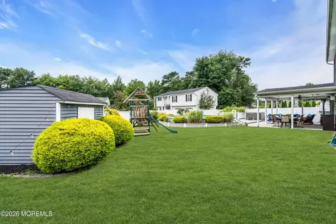 Exterior - 3 Hedgewood Rd, Howell, NJ 07731 photo 7 of 7