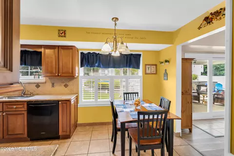 Dining - 3 Hedgewood Rd, Howell, NJ 07731 photo 3 of 3