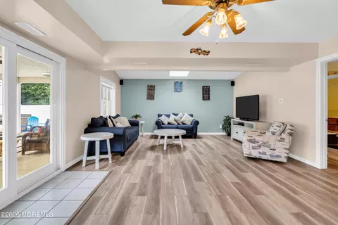 Living - 3 Hedgewood Rd, Howell, NJ 07731 photo 2 of 2