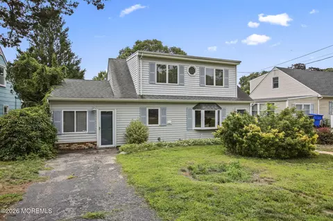 21 Fairway Dr, Toms River, NJ 08753