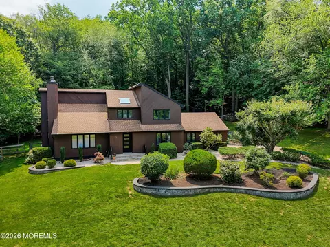 18 Constitution Dr, Leonardo, NJ 07737