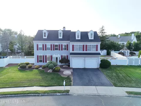 41 Saint Johns Dr, Freehold, NJ 07728