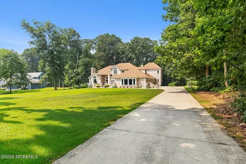 373 Millstone Rd, Clarksburg, NJ 08510