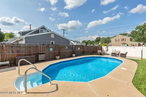 Exterior - 39 Appleton Dr, Hazlet, NJ 07730 photo 4 of 10