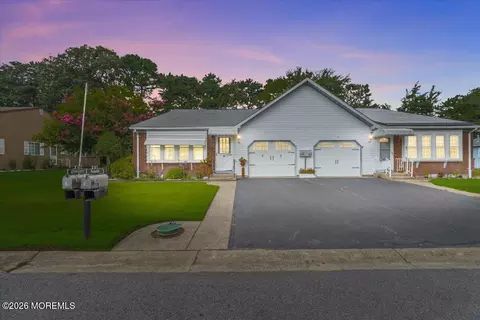 5 Ardsley Ave # A, Manchester, NJ 08759