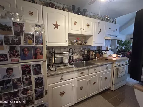 128 Chamone Ave, Leonardo, NJ 07737 photo 11