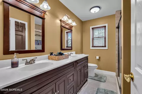 Bath - 250 Bartley Rd, Jackson, NJ 08527 photo 3 of 5
