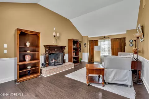 Living - 250 Bartley Rd, Jackson, NJ 08527 photo 4 of 5