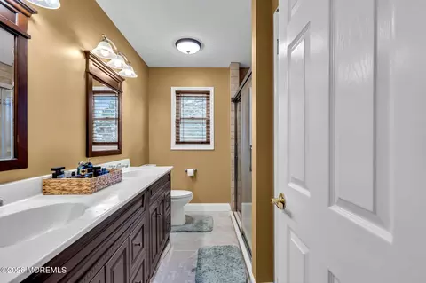 Bath - 250 Bartley Rd, Jackson, NJ 08527 photo 2 of 5