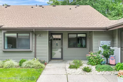 10 Medford Ct, Red Bank, NJ 07701