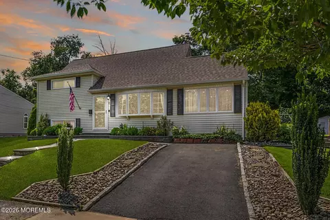 8 Bradford Rd, East Brunswick, NJ 08816
