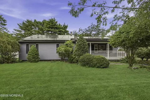 462 Champlain St, Toms River, NJ 08757