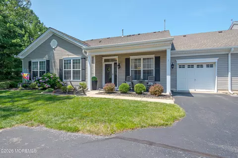 7 Greenwillows Dr, Lakewood, NJ 08701
