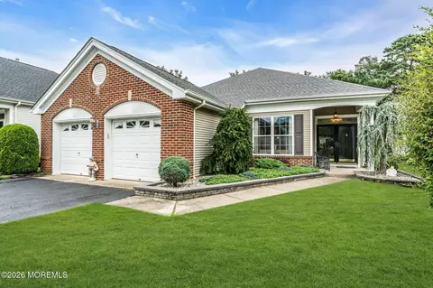 14 Dawnwinds Ct, Lakewood, NJ 08701