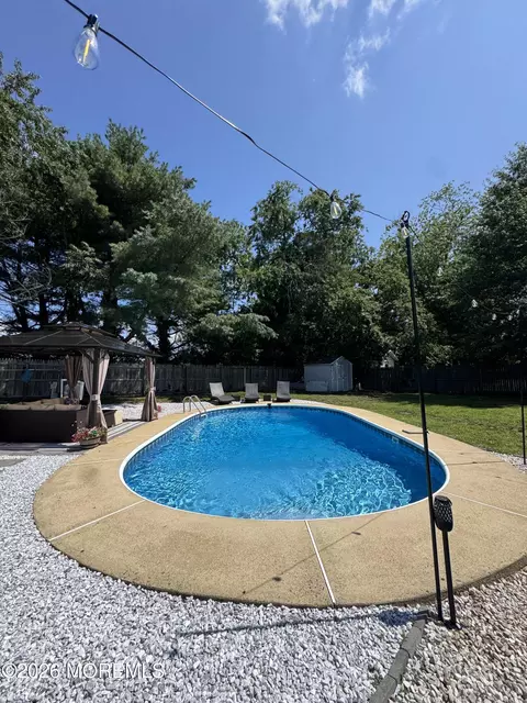 528 Corwill Ter, Toms River, NJ 08753