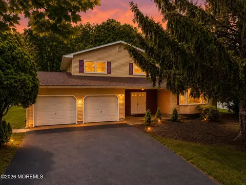 4 Alexander Rd, East Brunswick, NJ 08816