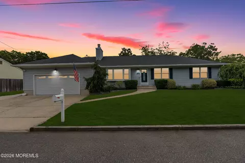 633 Spray Ave, Beachwood, NJ 08722