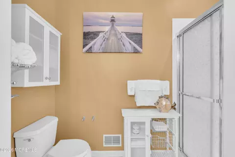 Bath - 42 Brigantine Blvd, Waretown, NJ 08758 photo 2 of 6