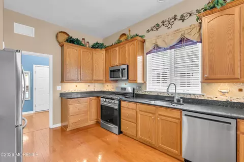 Kitchen - 42 Brigantine Blvd, Waretown, NJ 08758 photo 1 of 3