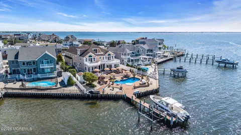 531 Bayview Dr, Toms River, NJ 08753
