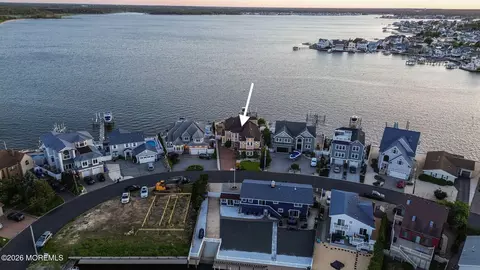 531 Bayview Dr, Toms River, NJ 08753