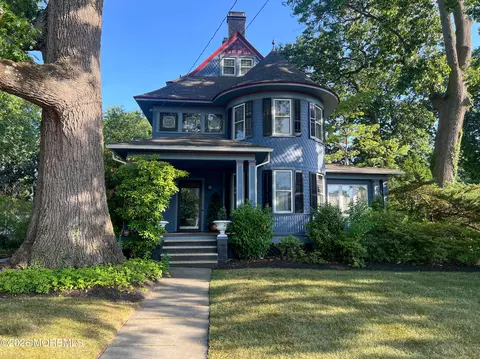57 Reckless Pl, Red Bank, NJ 07701