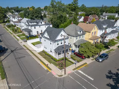 22 High St, Red Bank, NJ 07701