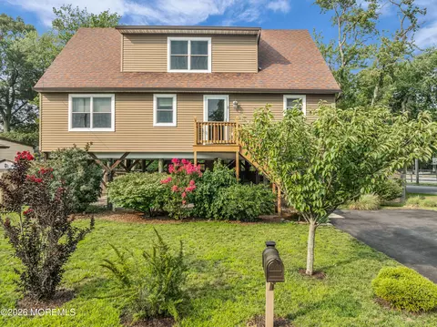 2 Fullerton Dr, Brick, NJ 08723