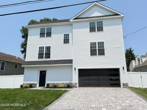 57 Oak St, Keansburg, NJ 07734