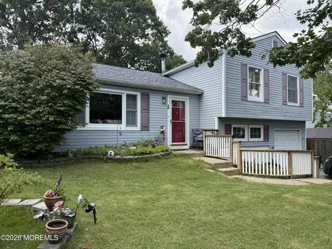 35 Schooner Ave, Barnegat, NJ 08005