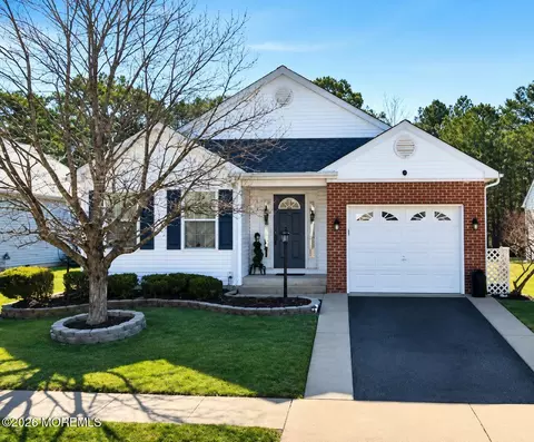 314 Jamaica Blvd, Toms River, NJ 08757
