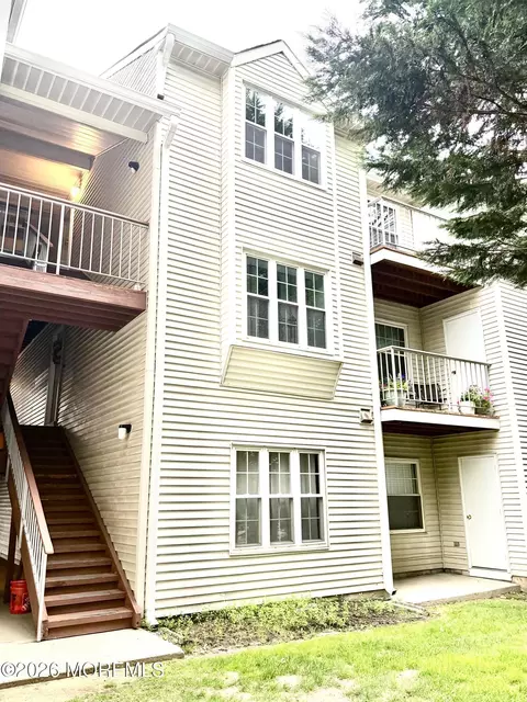 231 Atlantic St #23, Keyport, NJ 07735
