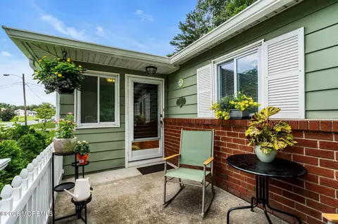 37 Pheasant St #A, Manchester, NJ 08759