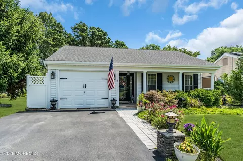 6 Twyford Ln, Manchester, NJ 08759
