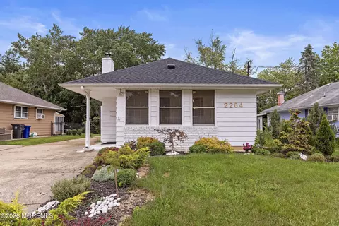 2264 Hovsons Blvd, Toms River, NJ 08753