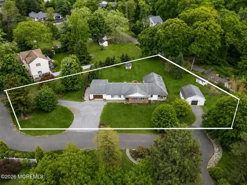 28 Riverview Dr, Tinton Falls, NJ 07724