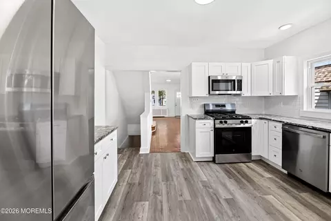 Entry Way - 22 Grant St, Riverside, NJ 08075 photo 2 of 2