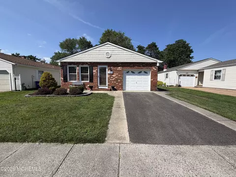 68 Guadalajara Dr, Toms River, NJ 08757